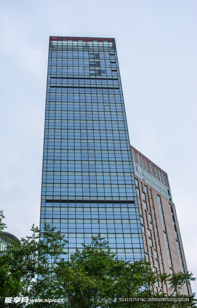现代摩天大楼外观景致