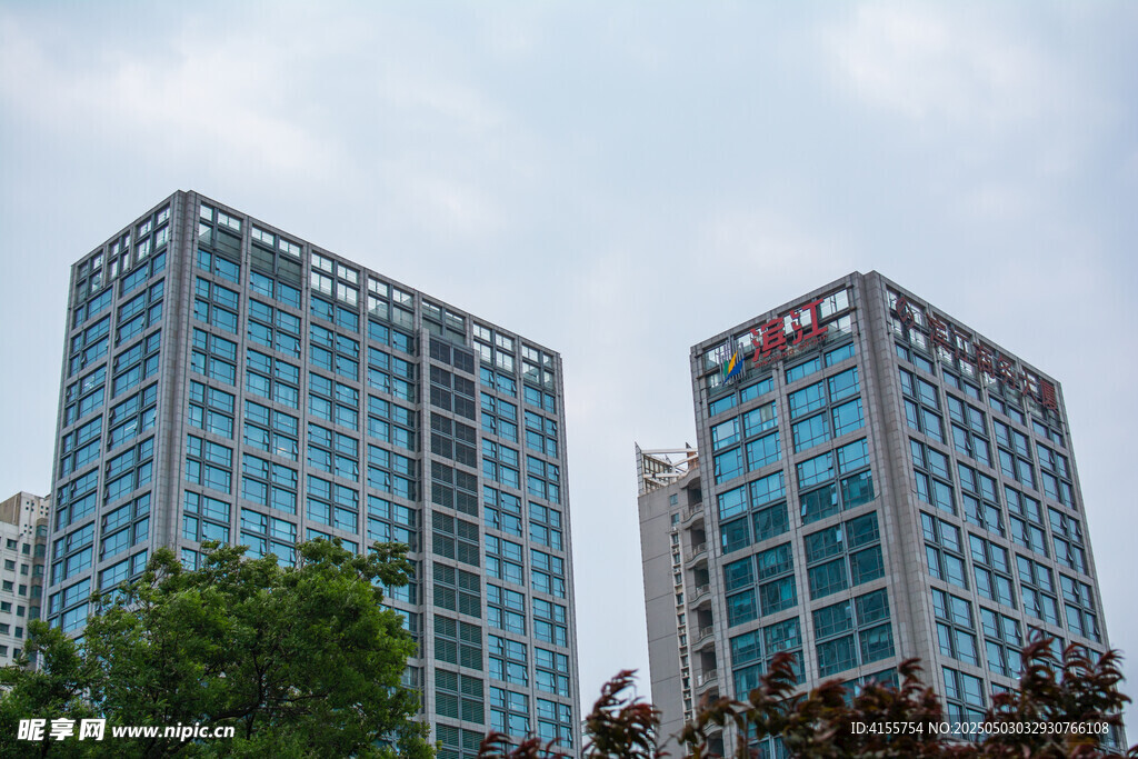 现代高层商务办公楼景观