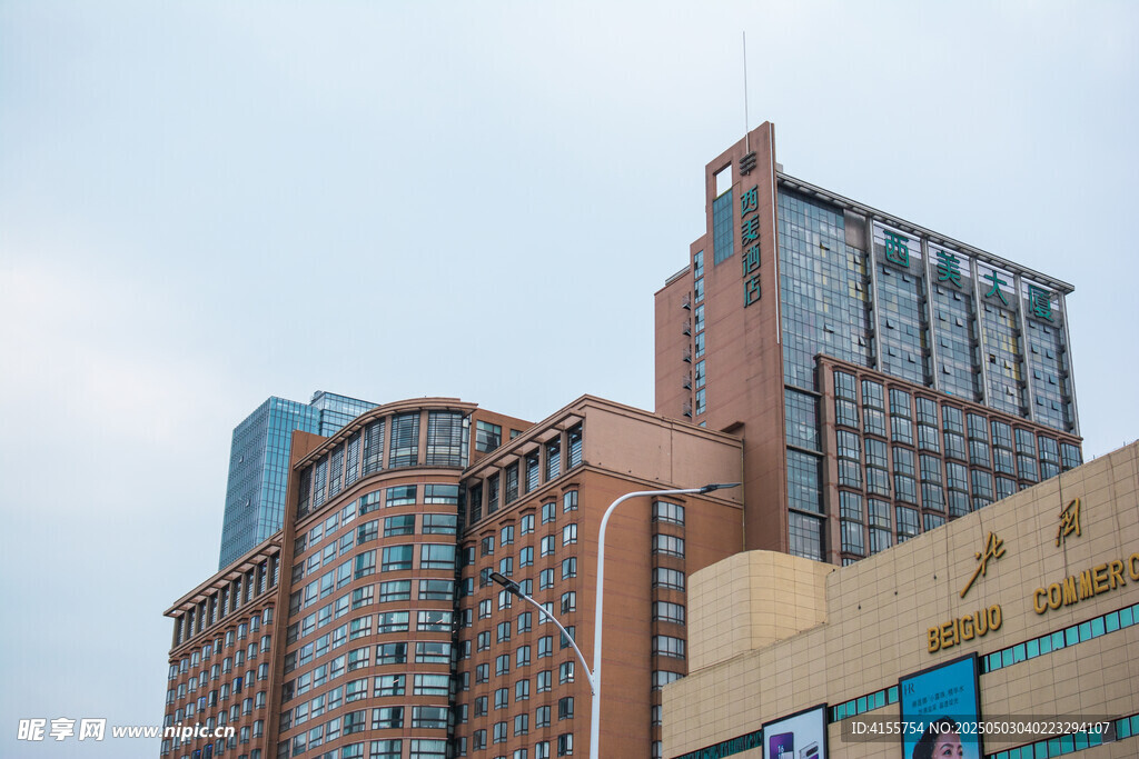 城市中的现代风格高楼建筑
