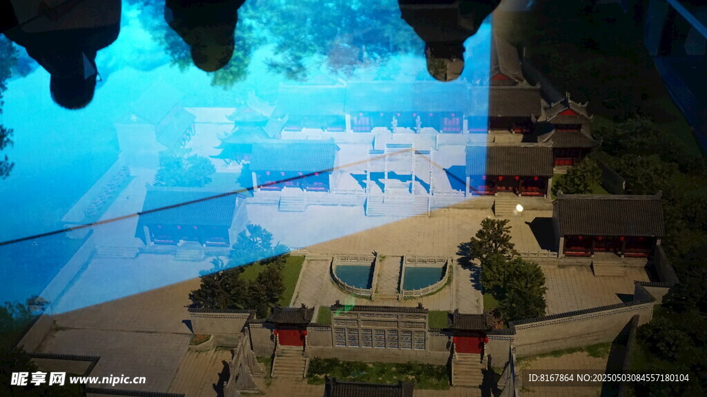 水下视角的中式建筑景观