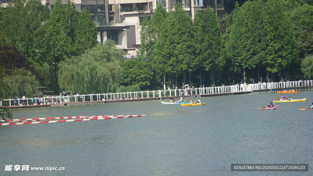 阅山湖