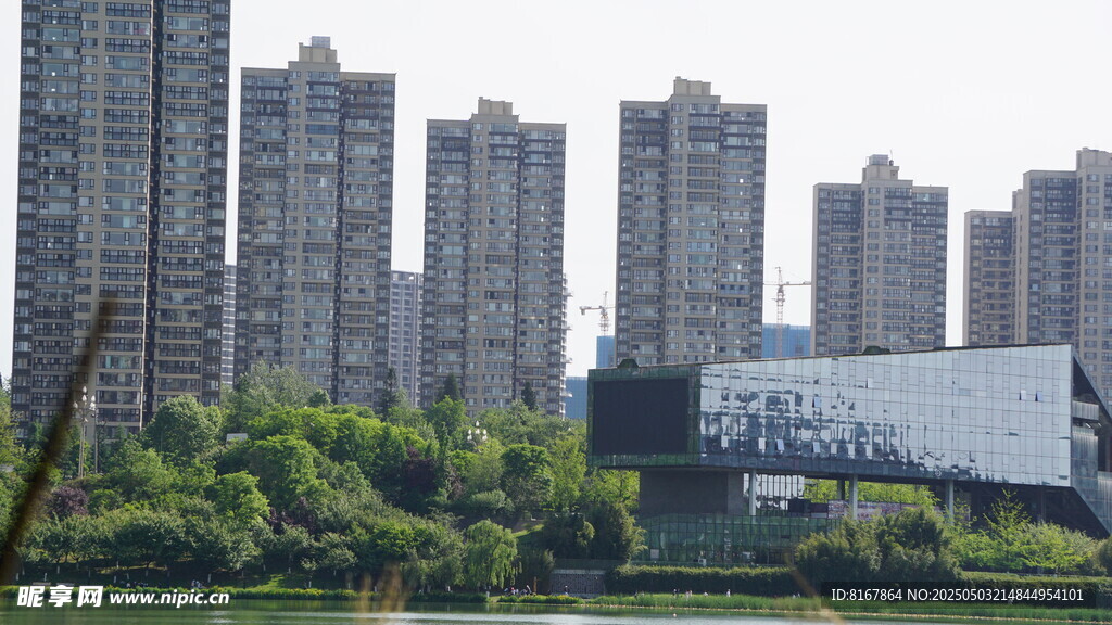 阅山湖