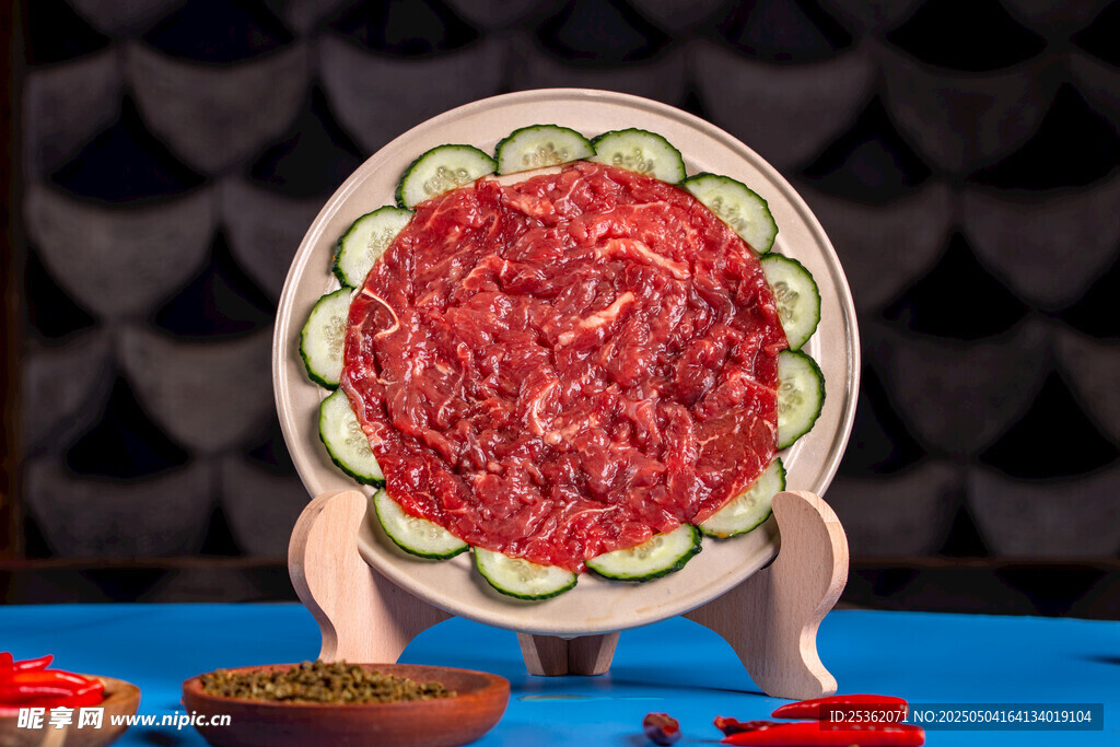 鲜切牛肉盘 色泽诱人
