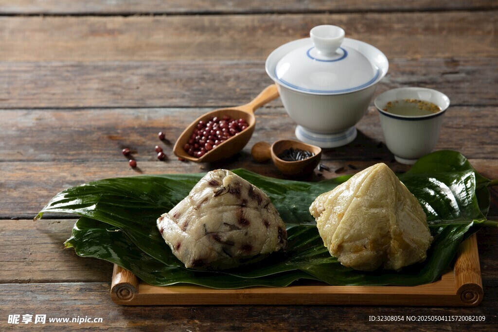 传统美味粽子与茶具组合