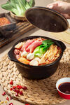 美味砂锅菜 食材丰富诱人