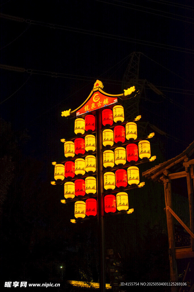 传统中式灯笼夜景