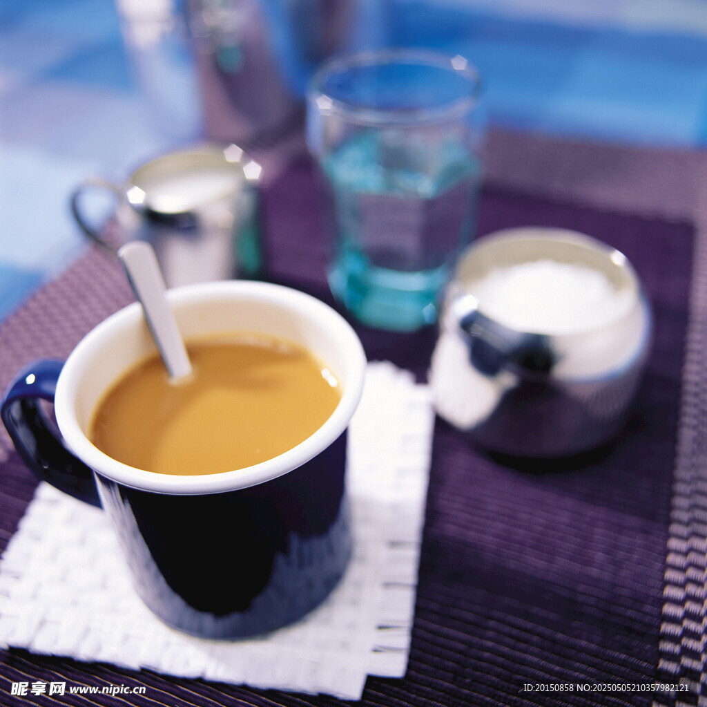 蓝色咖啡杯 咖啡饮品图片