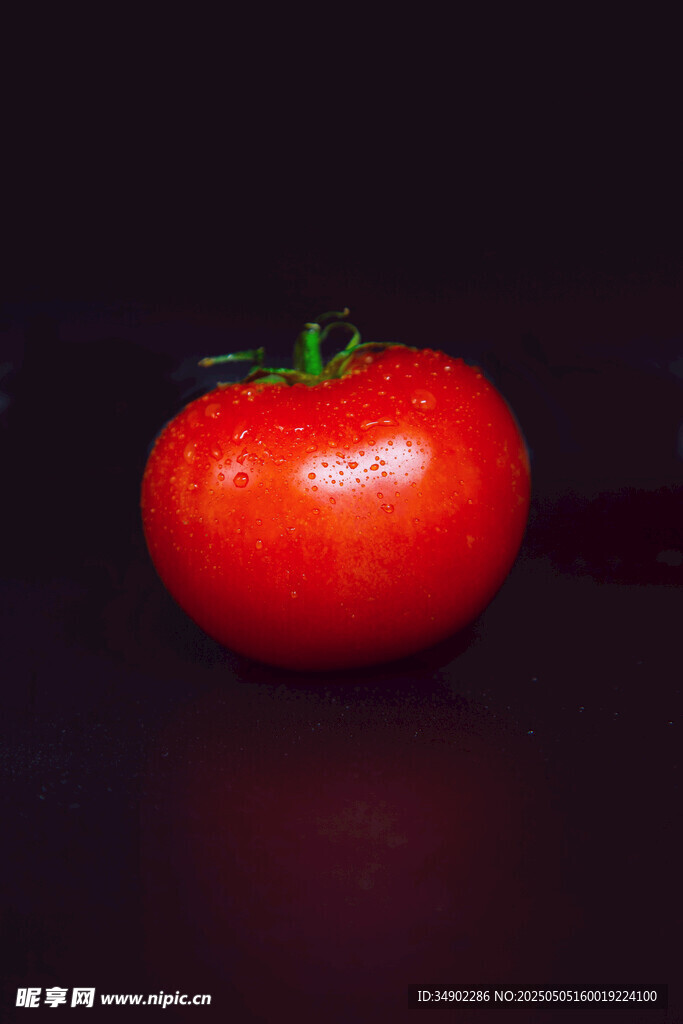 鲜红饱满的番茄