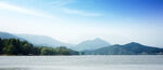 湖畔青山美景