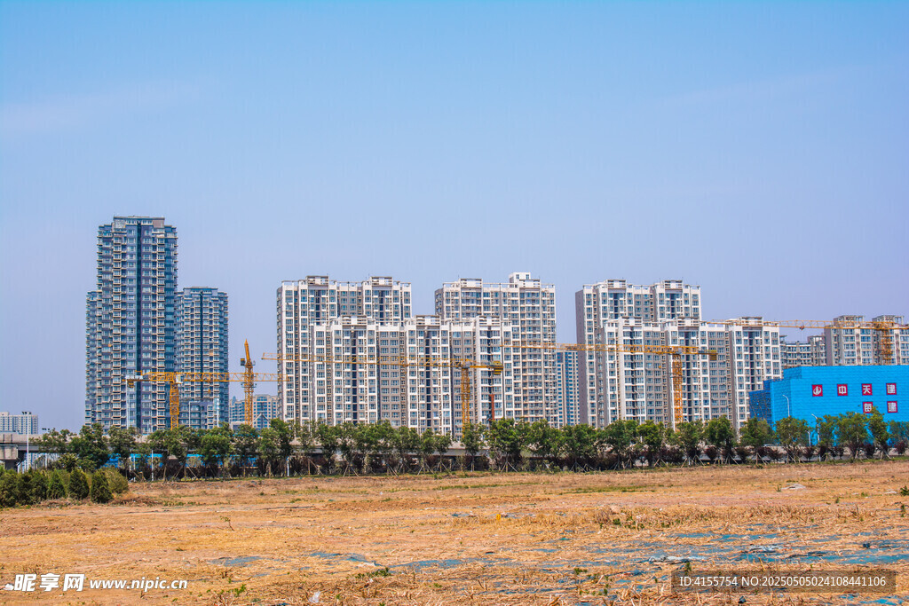 城郊在建住宅区景观