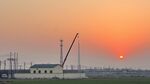 夕阳下的工业场景