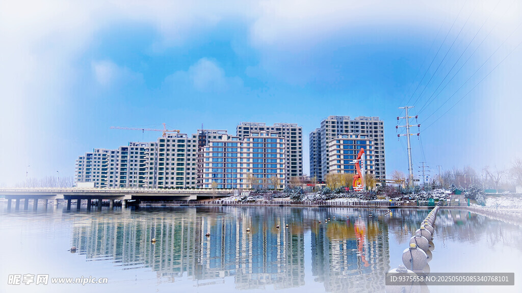 湖畔高楼美景