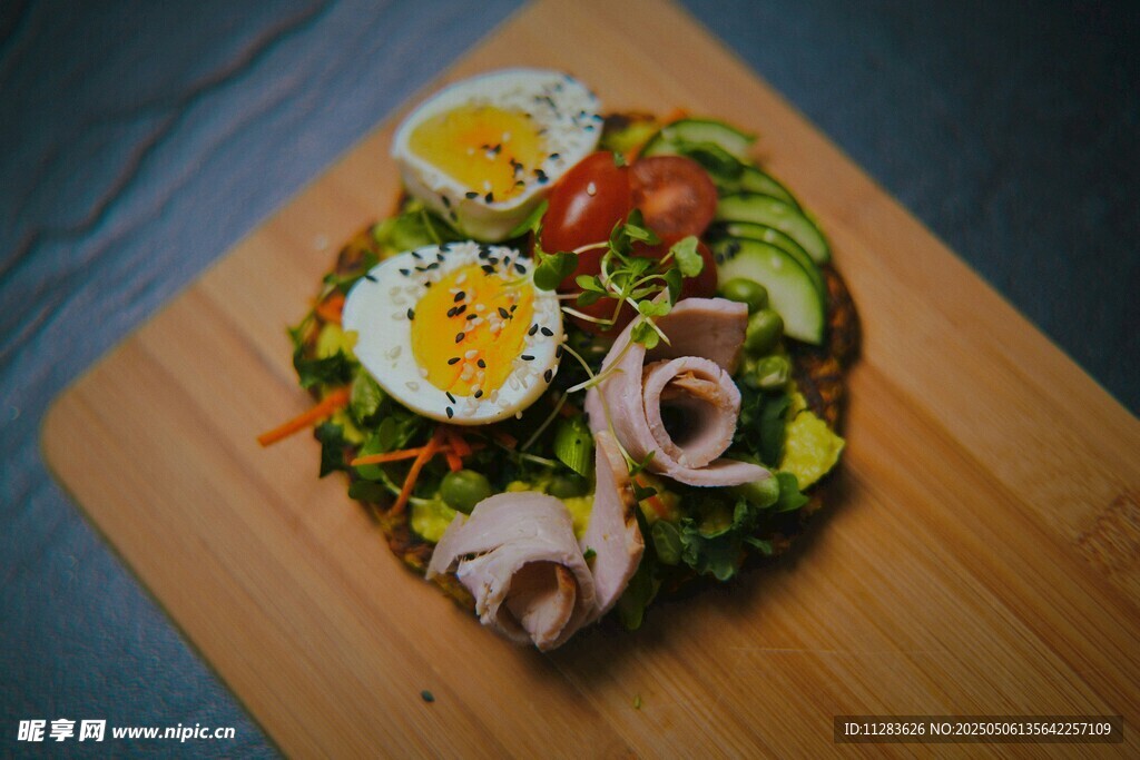 美味蔬菜鸡肉沙拉拼盘