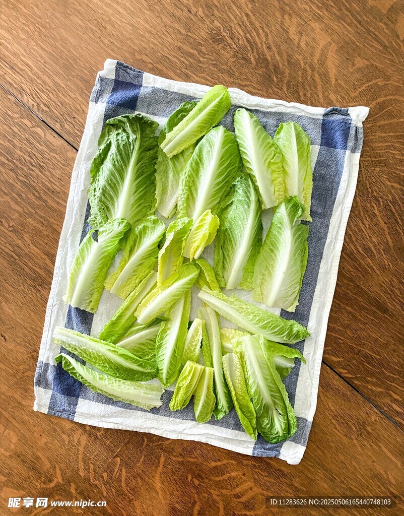 盘中鲜嫩莴笋
