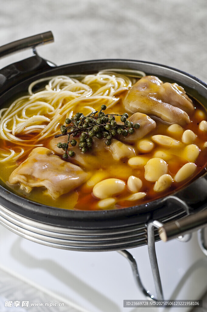 美味藤椒鸡肉火锅