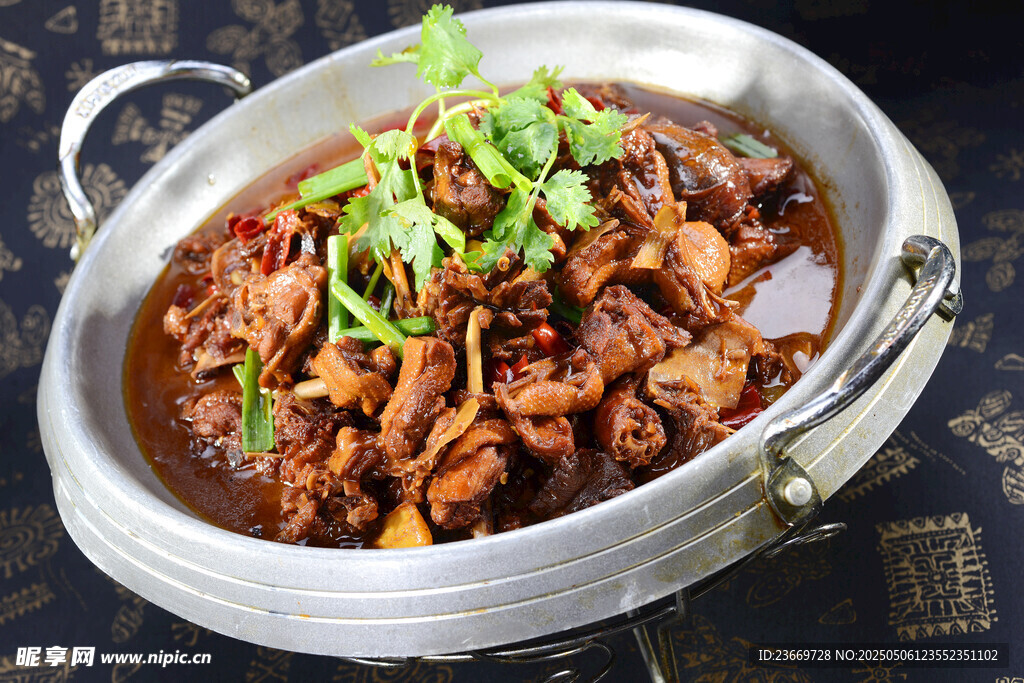 美味干锅兔肉