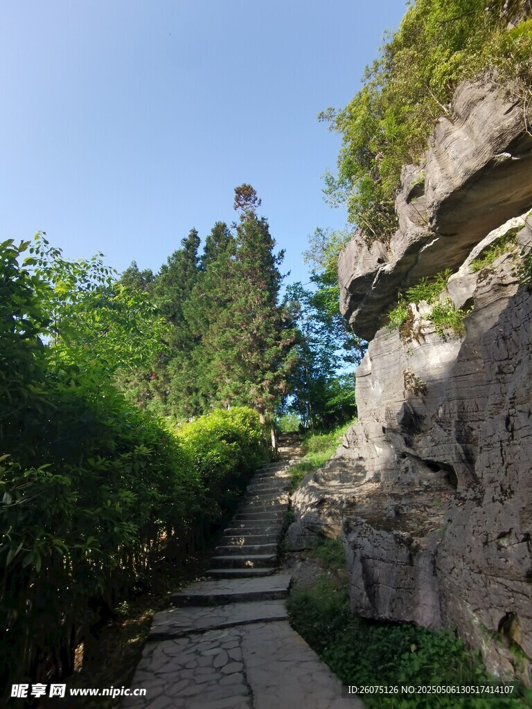 山间石径