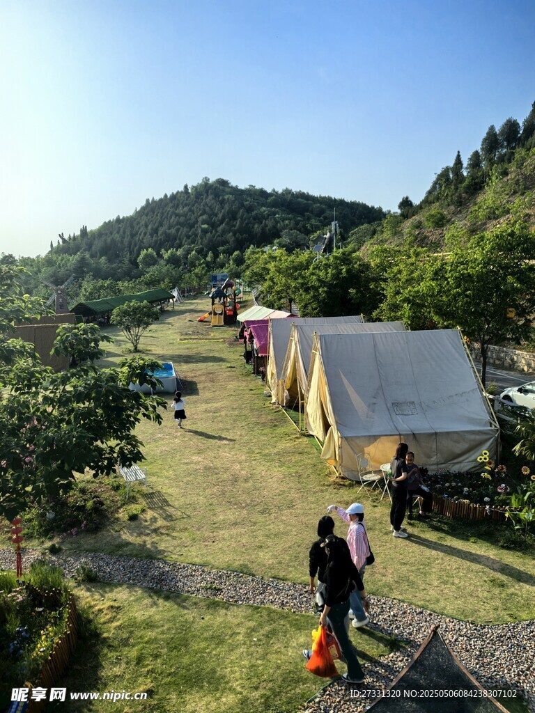 户外露营场景