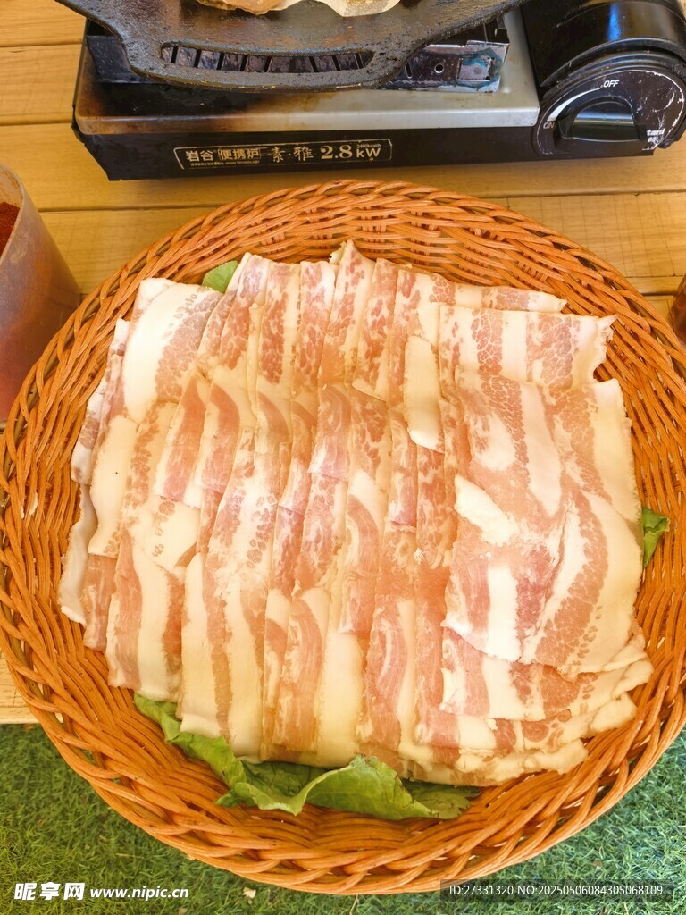新鲜美味的火锅专用五花肉