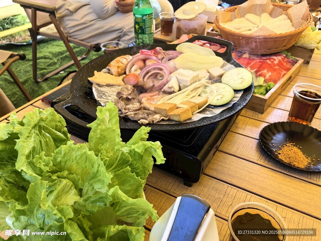 丰盛烤肉美食诱人场景