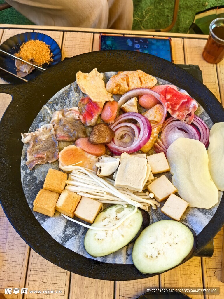 丰盛烤肉拼盘美食盛宴