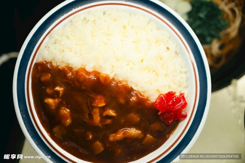美味肉酱盖饭