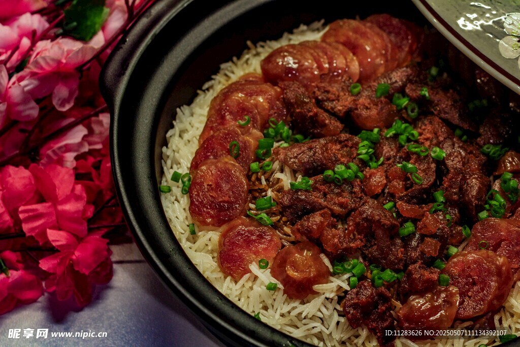 腊肠豌豆煲仔饭