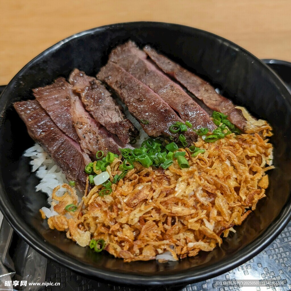 牛排盖饭 美味诱人