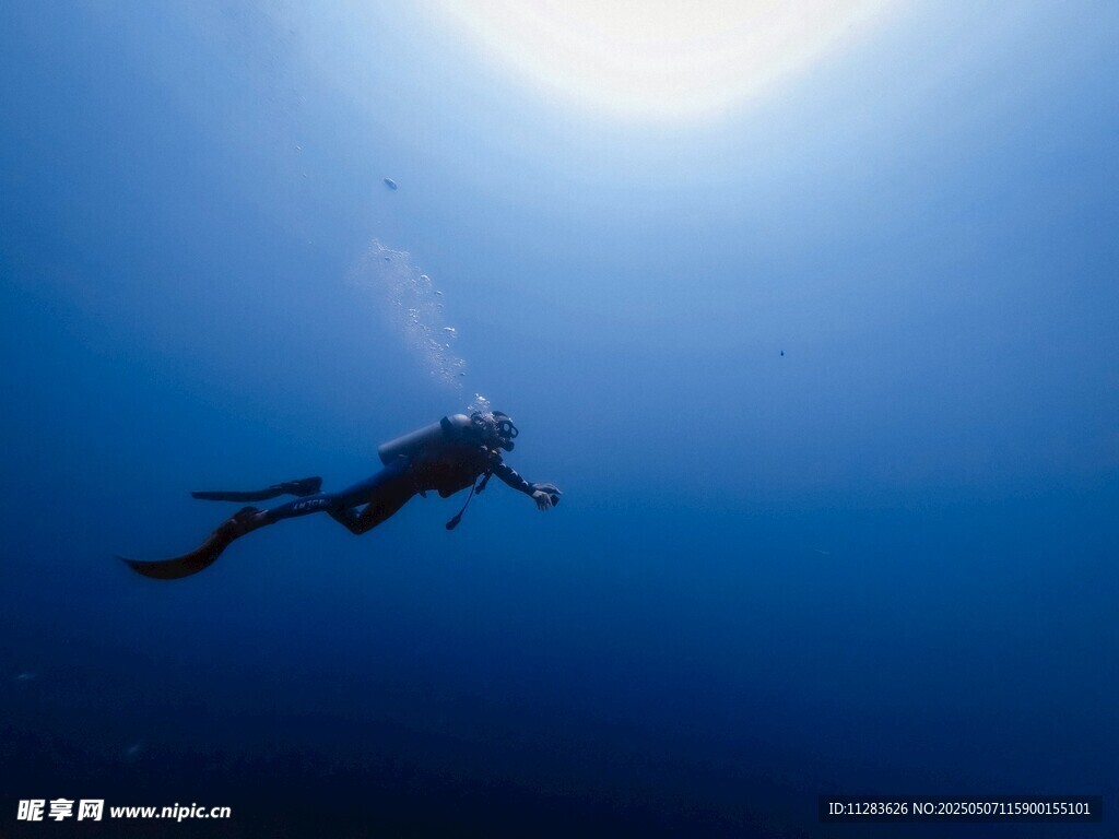深海潜水员的梦幻遨游