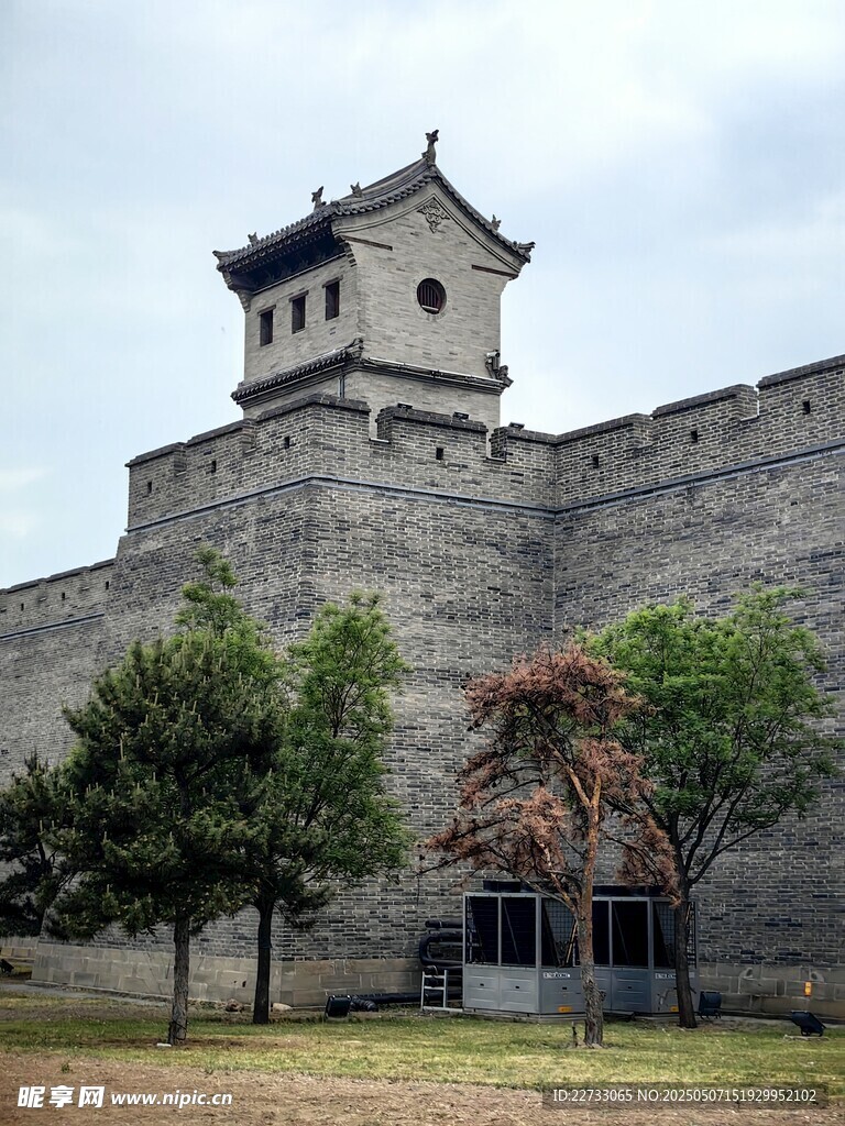 古老城墙塔楼