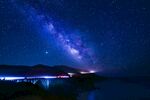 海边璀璨星空夜景