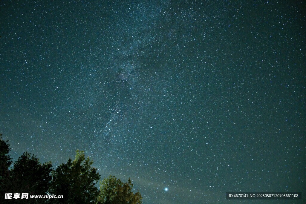 夜空下的璀璨星河