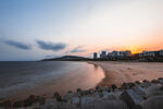 海滨城市日落美景