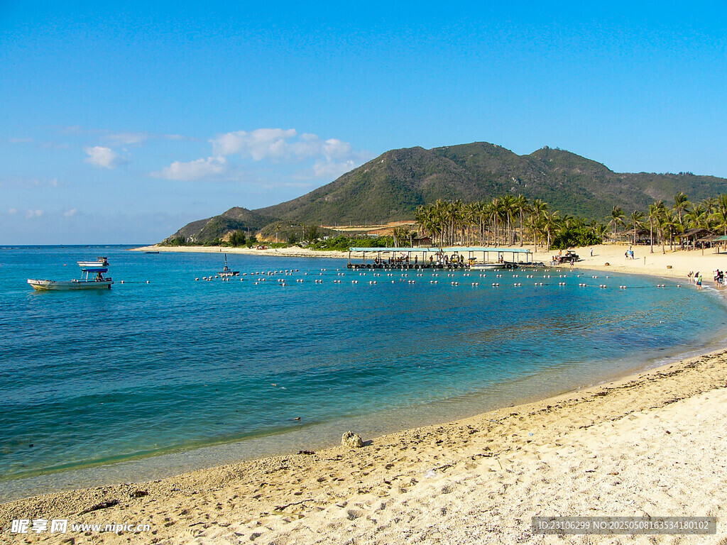 美丽海滨沙滩风景画面