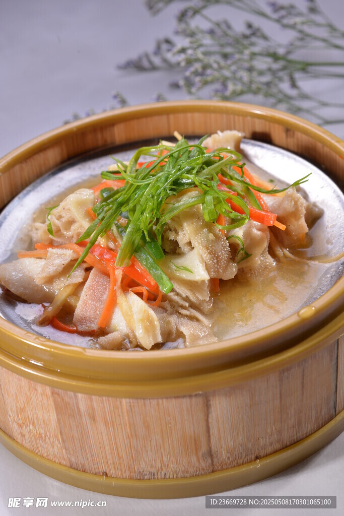 竹笼蒸毛肚