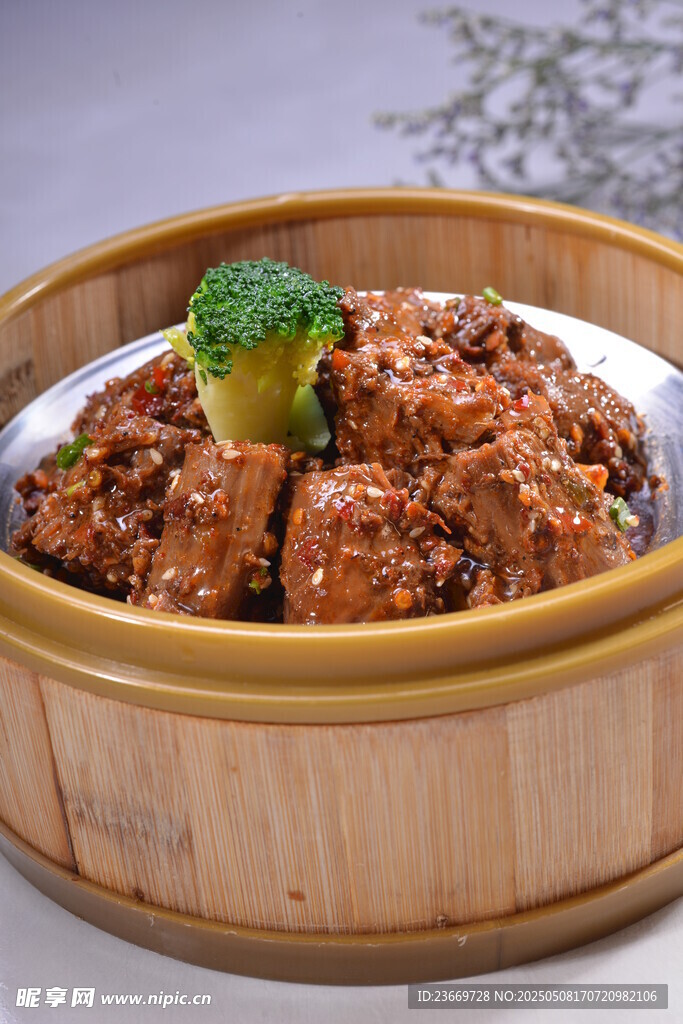 竹笼蒸鸭脖