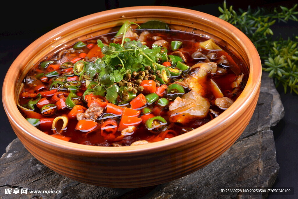 香辣诱人的特色水煮肉片