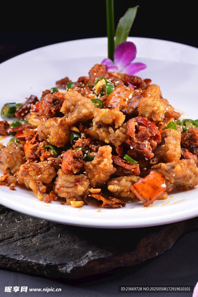 美味炒鸡肉