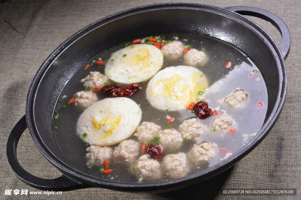  菌菇炖丸子