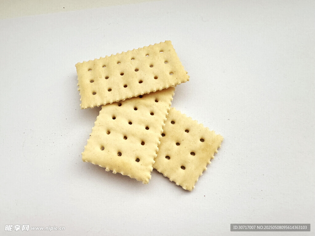 美味方形苏打饼干