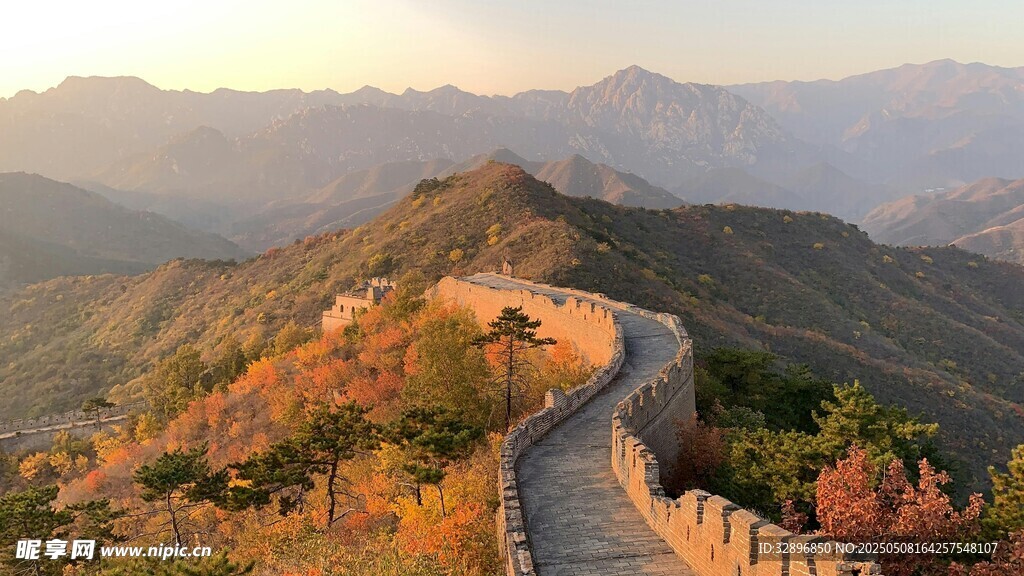 秋日壮丽长城美景