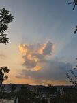 夕阳下的城市与绚丽云彩