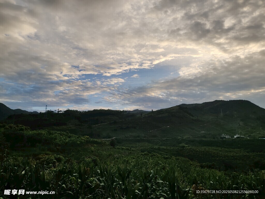 山间云海美景