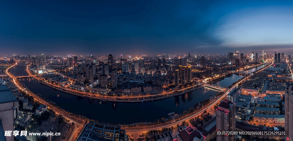 城市璀璨夜景俯瞰图