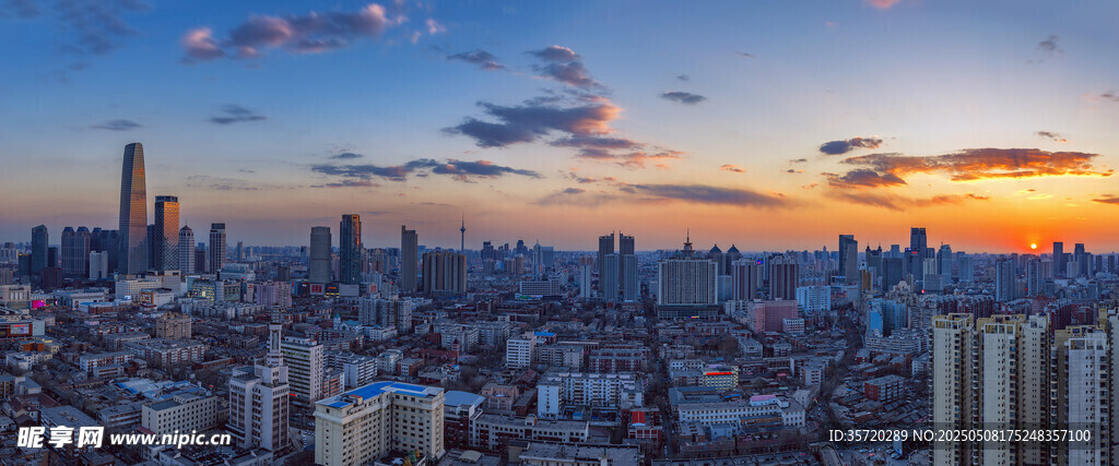 城市日落天际线美景