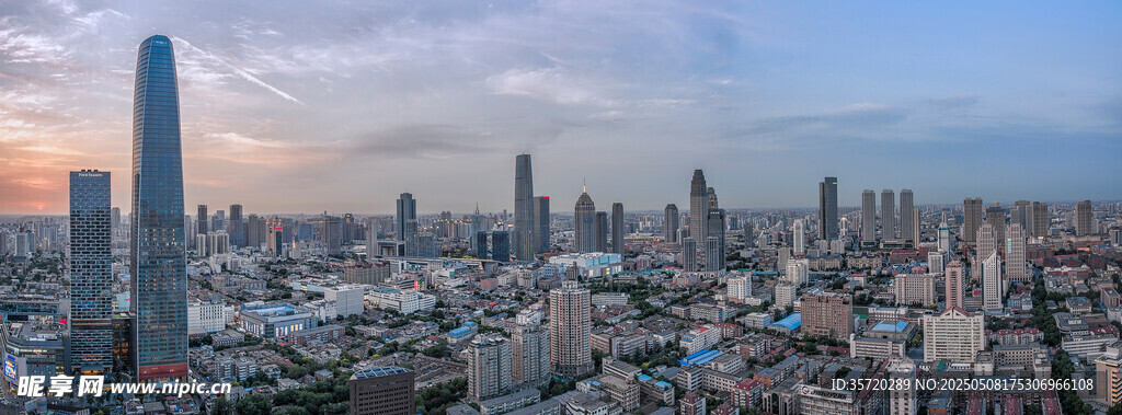 城市天际线全景俯瞰图