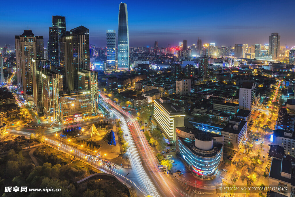 都市璀璨夜景俯瞰图