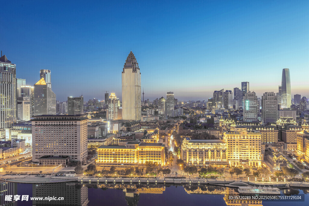 上海外滩璀璨城市夜景
