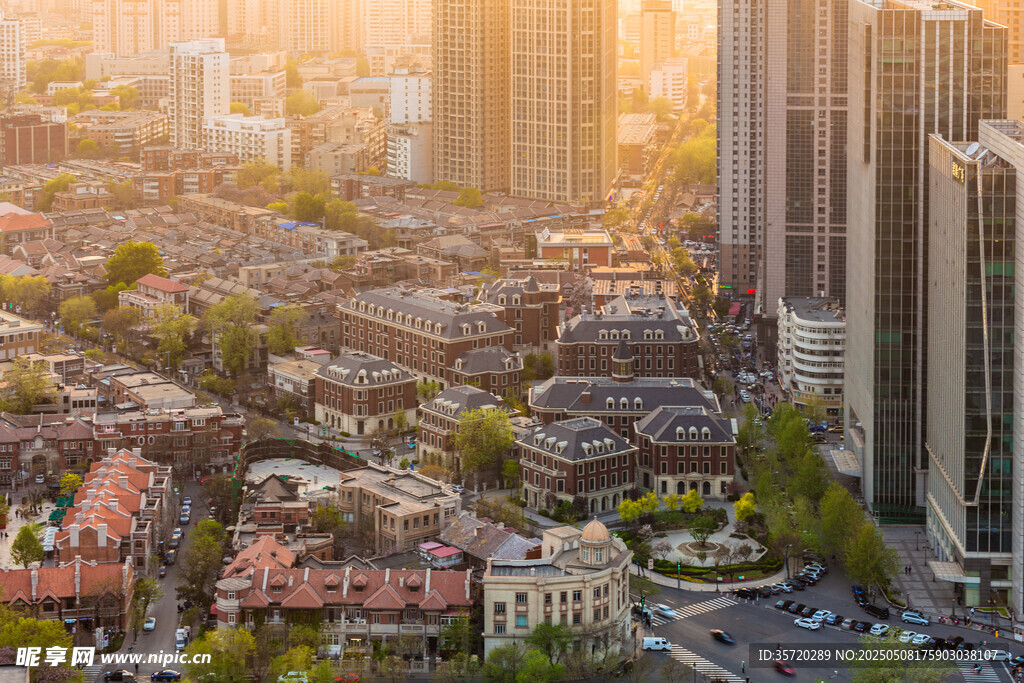 城市黄昏天际线美丽景观