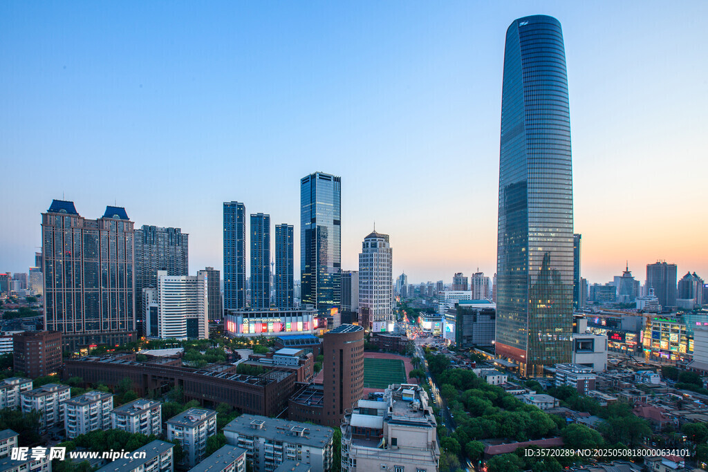 城市天际线 高楼林立景观